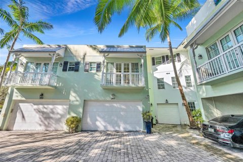 Adosado en venta en Fort Lauderdale, Florida, 4 dormitorios, 246.38 m2 № 2085089 - foto 2