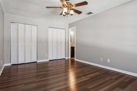 Condo in Tampa, Florida, 2 bedrooms  № 1894037 - photo 11