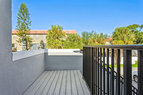 Condo in Tampa, Florida, 2 bedrooms  № 1894037 - photo 23