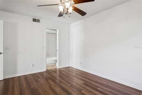 Condo in Tampa, Florida, 2 bedrooms  № 1894037 - photo 15