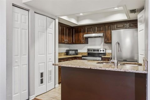 Condo in Tampa, Florida, 2 bedrooms  № 1894037 - photo 4