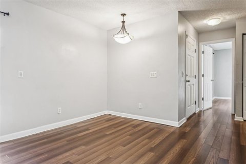 Condo in Tampa, Florida, 2 bedrooms  № 1894037 - photo 9