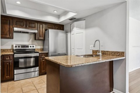 Condo in Tampa, Florida, 2 bedrooms  № 1894037 - photo 3