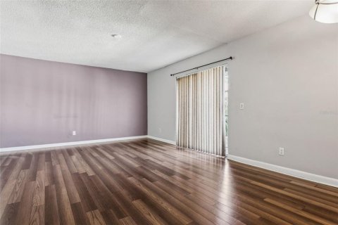 Condo in Tampa, Florida, 2 bedrooms  № 1894037 - photo 8