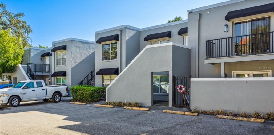 Condo in Tampa, Florida, 2 bedrooms  № 1894037