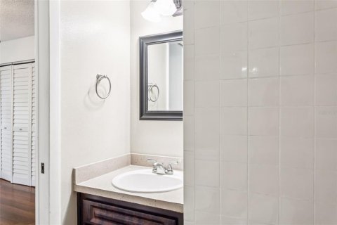 Condo in Tampa, Florida, 2 bedrooms  № 1894037 - photo 14