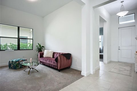 House in Sarasota, Florida 3 bedrooms, 196.77 sq.m. № 2157651 - photo 3
