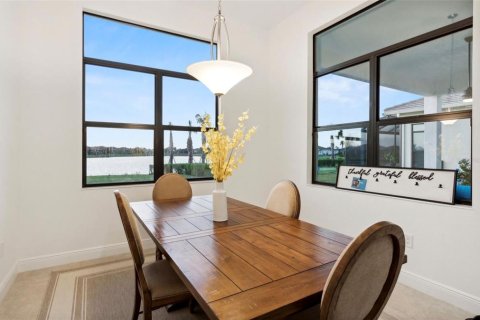 House in Sarasota, Florida 3 bedrooms, 196.77 sq.m. № 2157651 - photo 2