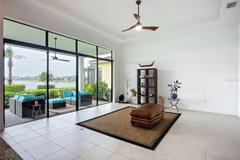 House in Sarasota, Florida 3 bedrooms, 196.77 sq.m. № 2157651 - photo 23