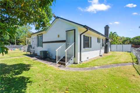 Villa ou maison à louer à Miami, Floride: 2 chambres, 216.65 m2 № 2005844 - photo 23