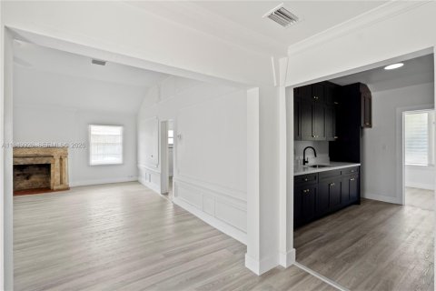 Villa ou maison à louer à Miami, Floride: 2 chambres, 216.65 m2 № 2005844 - photo 8