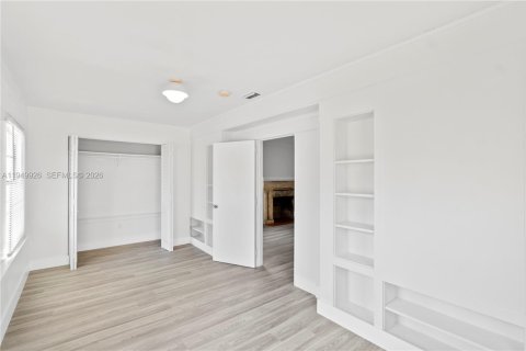 Villa ou maison à louer à Miami, Floride: 2 chambres, 216.65 m2 № 2005844 - photo 12