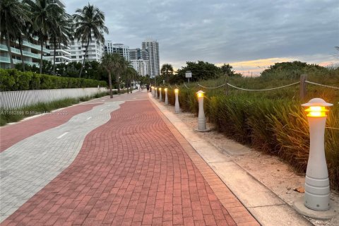Copropriété à vendre à Miami Beach, Floride: 1 chambre, 99.41 m2 № 1944075 - photo 30