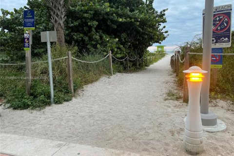 Copropriété à vendre à Miami Beach, Floride: 1 chambre, 99.41 m2 № 1944075 - photo 29