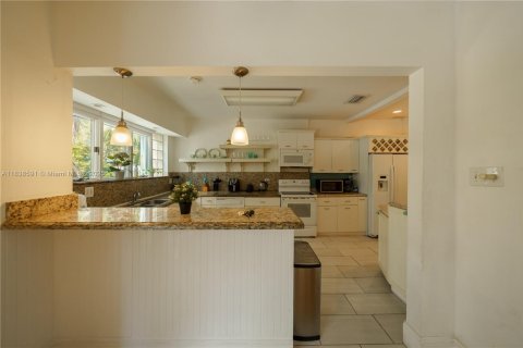 House in Hollywood, Florida 5 bedrooms, 262.08 sq.m. № 1962821 - photo 10