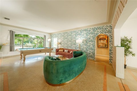 House in Hollywood, Florida 5 bedrooms, 262.08 sq.m. № 1962821 - photo 13