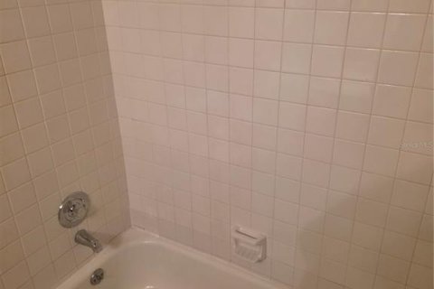 Condo in Sarasota, Florida, 2 bedrooms  № 2199914 - photo 14