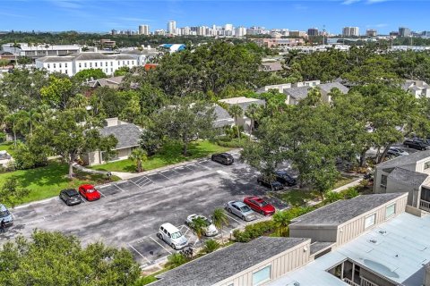 Condo in Sarasota, Florida, 2 bedrooms  № 2199914 - photo 6