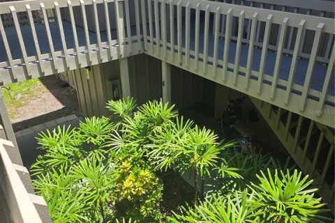 Condo in Sarasota, Florida, 2 bedrooms  № 2199914 - photo 12