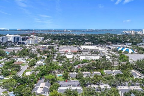 Condo in Sarasota, Florida, 2 bedrooms  № 2199914 - photo 3