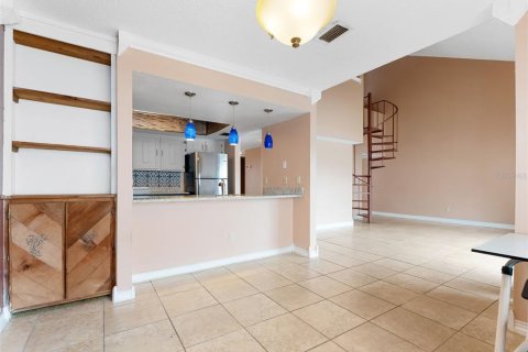 Condo in Tampa, Florida, 2 bedrooms  № 1881203 - photo 10