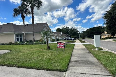 Duplex à vendre à Leesburg, Floride: 2 chambres, 128.02 m2 № 2419009 - photo 3