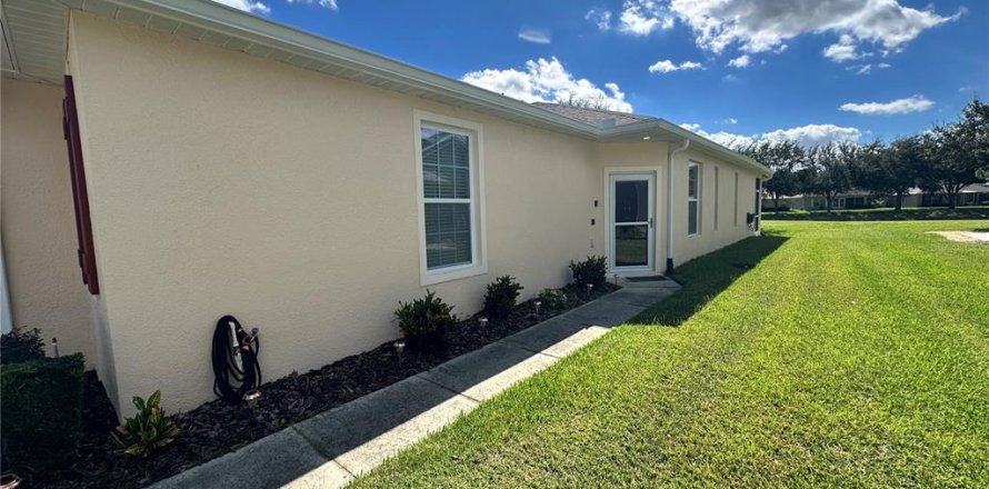Duplex à Leesburg, Floride 2 chambres, 128.02 m2 № 2419009