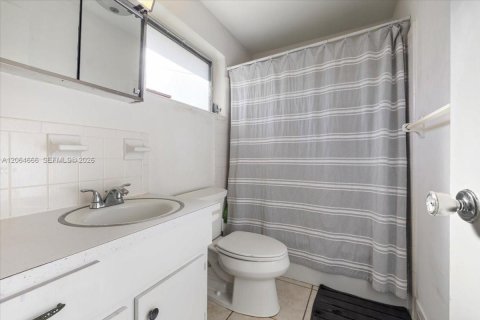 Commercial property in Naples, Florida № 2278947 - photo 28