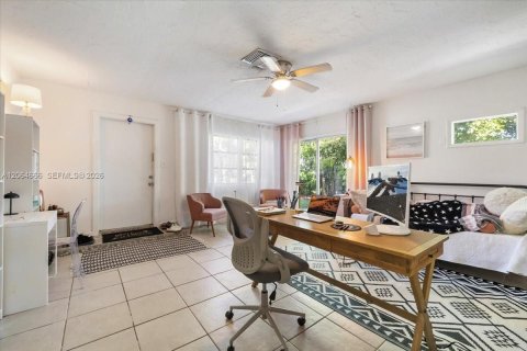 Commercial property in Naples, Florida № 2278947 - photo 19