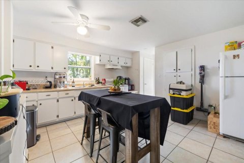 Commercial property in Naples, Florida № 2278947 - photo 22