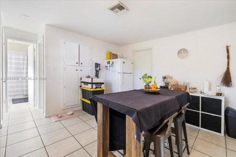 Commercial property in Naples, Florida № 2278947 - photo 25