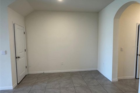 Townhouse in Sarasota, Florida 3 bedrooms, 160.16 sq.m. № 2215240 - photo 13