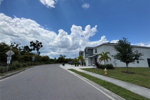 Townhouse in Sarasota, Florida 3 bedrooms, 160.16 sq.m. № 2215240