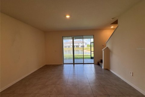Townhouse in Sarasota, Florida 3 bedrooms, 160.16 sq.m. № 2215240 - photo 8