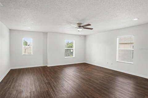 House in Orlando, Florida 3 bedrooms, 255.85 sq.m. № 2101819 - photo 13