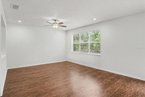 House in Orlando, Florida 3 bedrooms, 255.85 sq.m. № 2101819 - photo 8