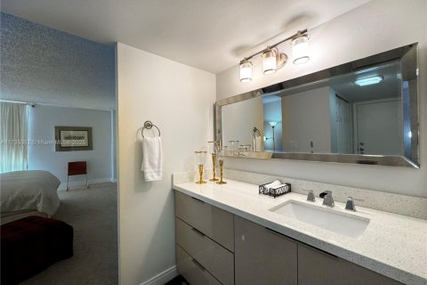 Купить кондоминиум в Авентура, Флорида 2 спальни, 107.49м2, № 1985029 - фото 15