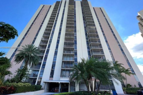 Купить кондоминиум в Авентура, Флорида 2 спальни, 107.49м2, № 1985029 - фото 3