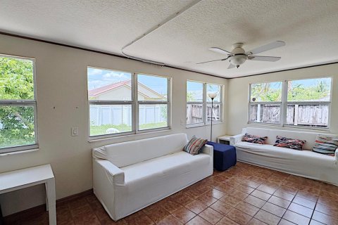 Casa en venta en Dania Beach, Florida, 5 dormitorios, 182.92 m2 № 2192668 - foto 22