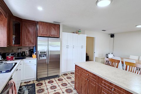 Casa en venta en Dania Beach, Florida, 5 dormitorios, 182.92 m2 № 2192668 - foto 17