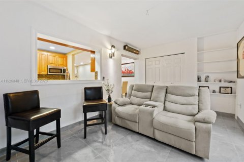 Casa en venta en Tamarac, Florida, 2 dormitorios, 113.9 m2 № 1987713 - foto 11