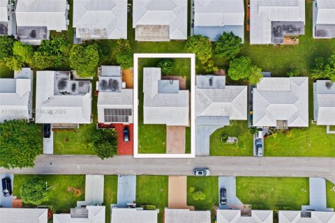 Casa en venta en Tamarac, Florida, 2 dormitorios, 113.9 m2 № 1987713 - foto 26