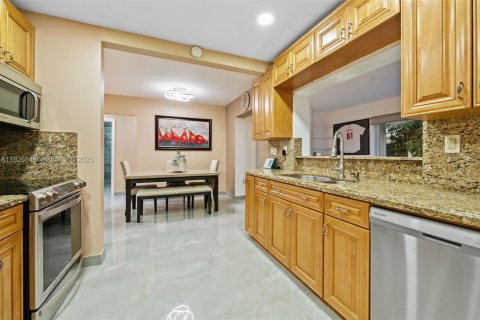 Casa en venta en Tamarac, Florida, 2 dormitorios, 113.9 m2 № 1987713 - foto 13