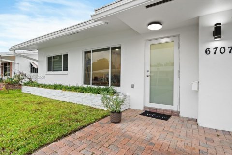 Casa en venta en Tamarac, Florida, 2 dormitorios, 113.9 m2 № 1987713 - foto 23