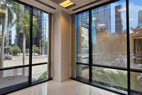 Propiedad comercial en venta en Miami, Florida № 1985174 - foto 9