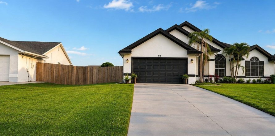 Casa en Port St. Lucie, Florida 2 dormitorios, 87.14 m2 № 2272390