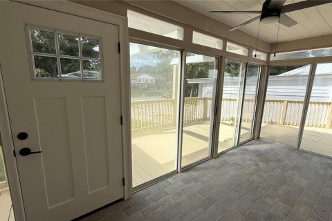 House in Tampa, Florida 6 bedrooms, 268.3 sq.m. № 1919721 - photo 6