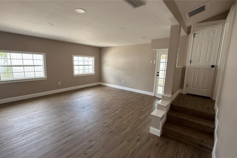 House in Tampa, Florida 6 bedrooms, 268.3 sq.m. № 1919721 - photo 29