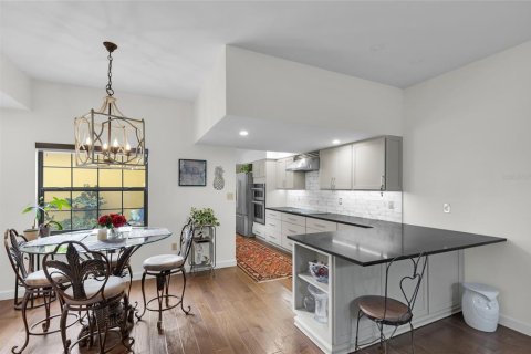 Condo in Eustis, Florida, 3 bedrooms  № 1902171 - photo 17