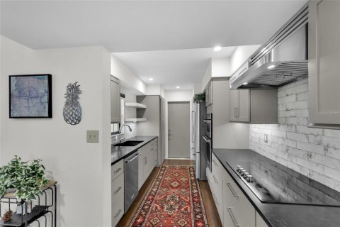Condo in Eustis, Florida, 3 bedrooms  № 1902171 - photo 19